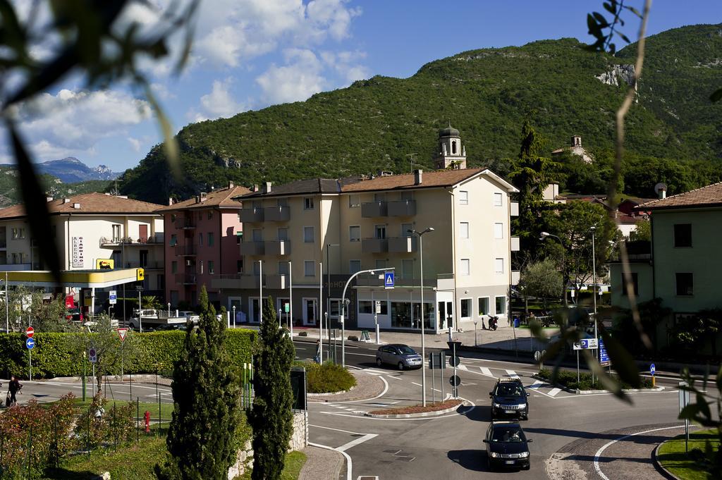 Hotel Rubino Nago Exteriör bild