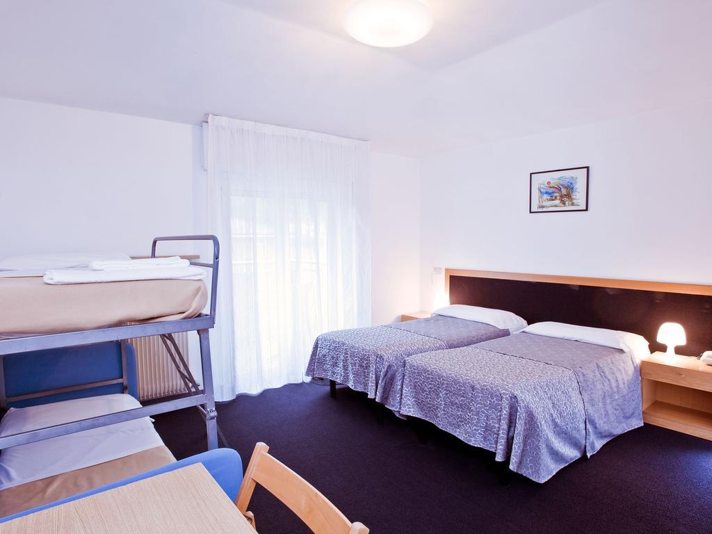 Hotel Rubino Nago Rum bild