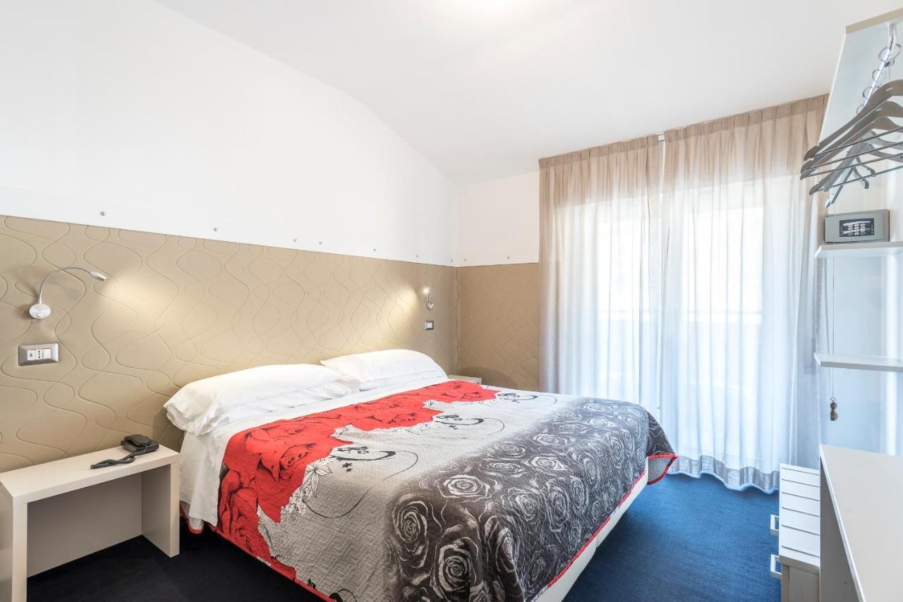 Hotel Rubino Nago Exteriör bild